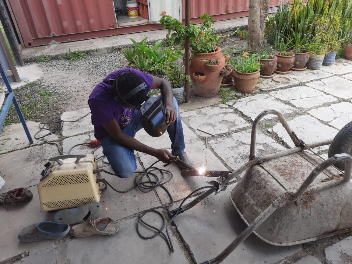 Samuel Njuguna, Plumbers