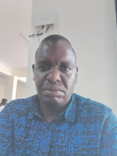 Geoffrey Momanyi, Electricians