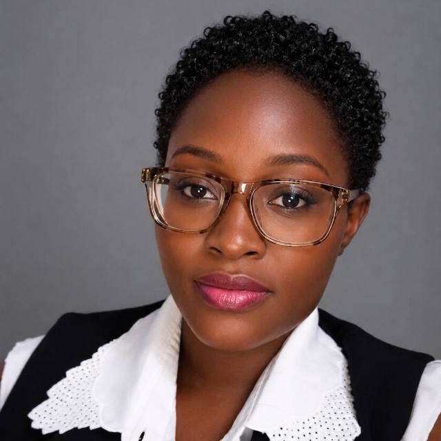 Amina, Caregivers