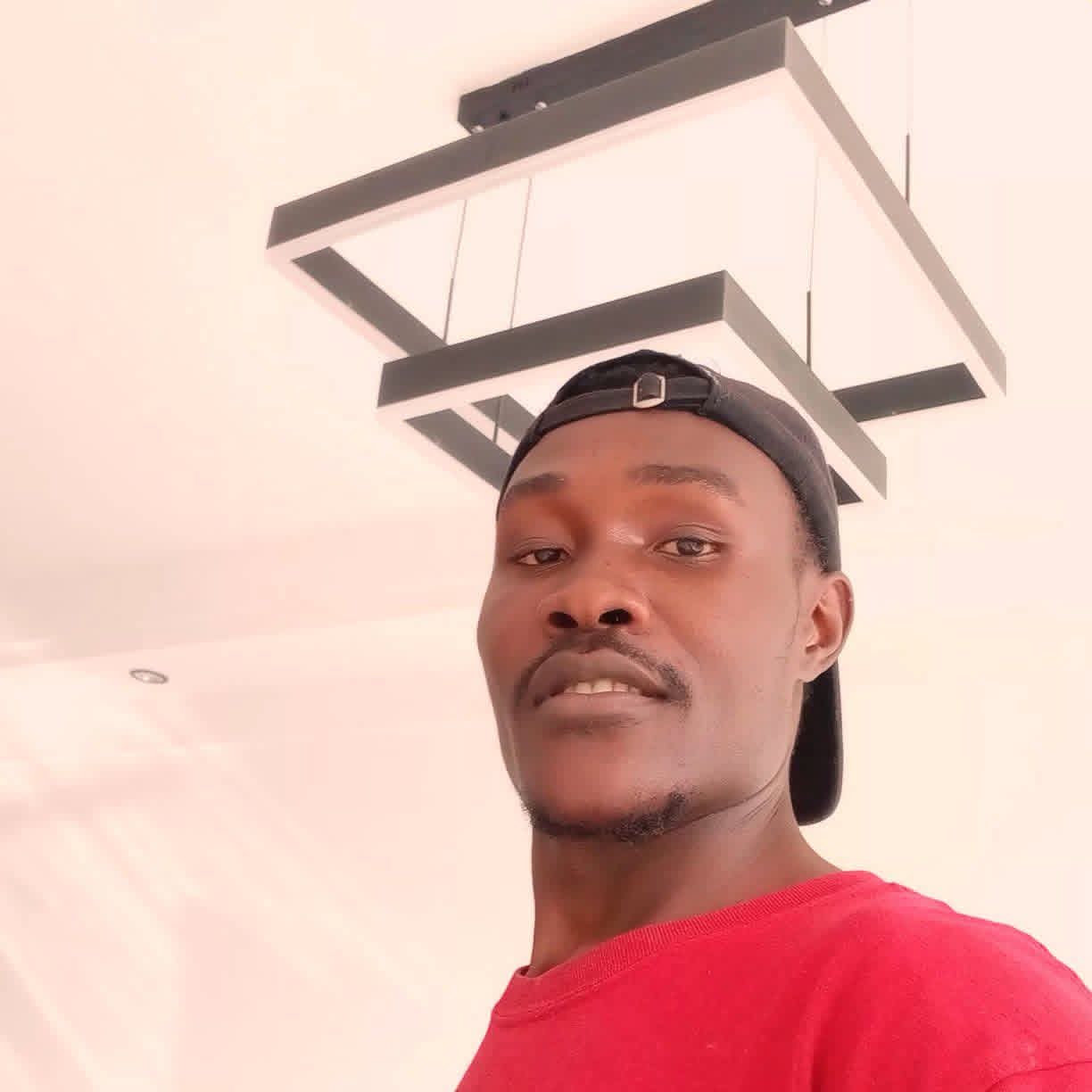 Emmanuel Ouma (fables), Electricians